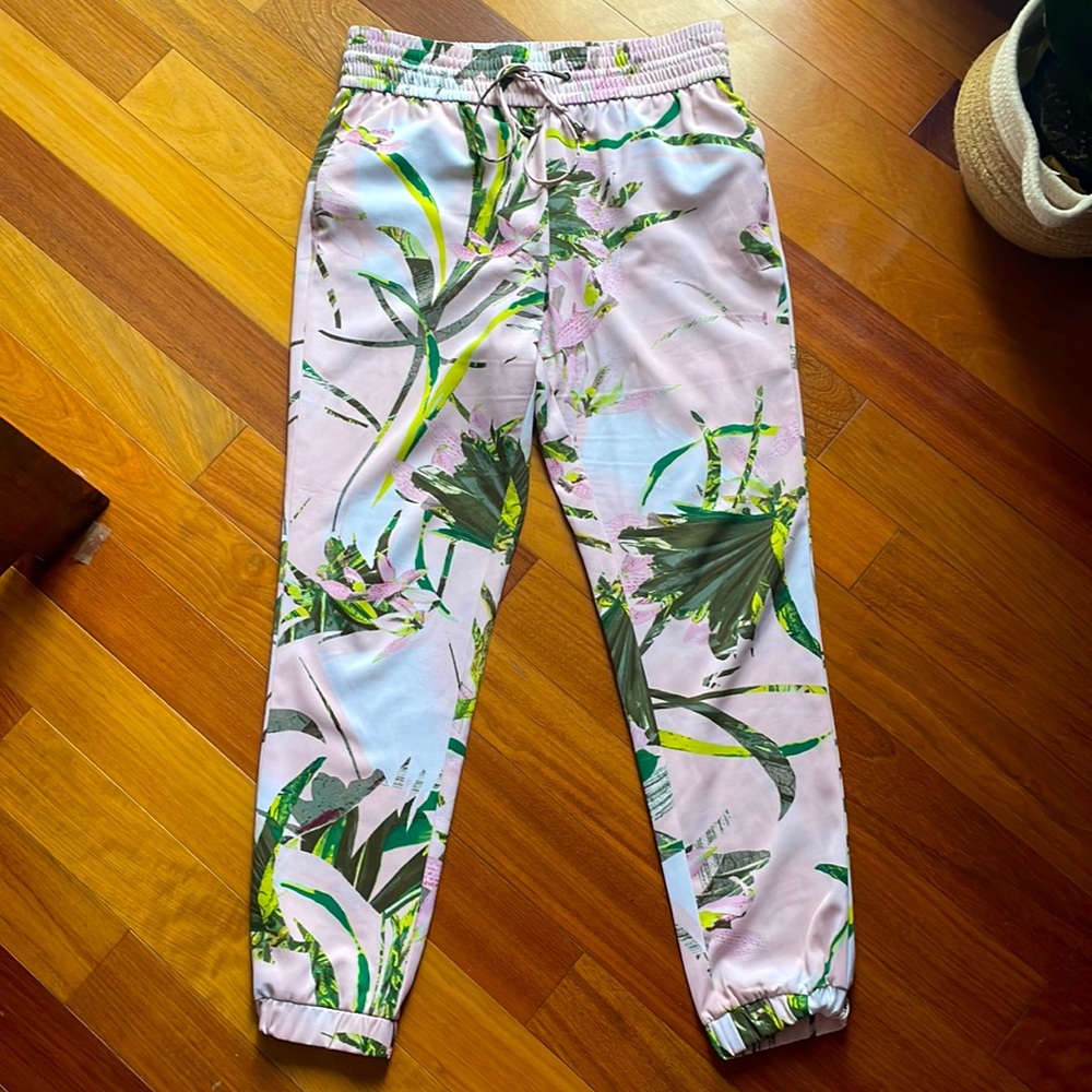 New York & Company Pink Tropical Palm Print Jogger Style Pants, size Medium